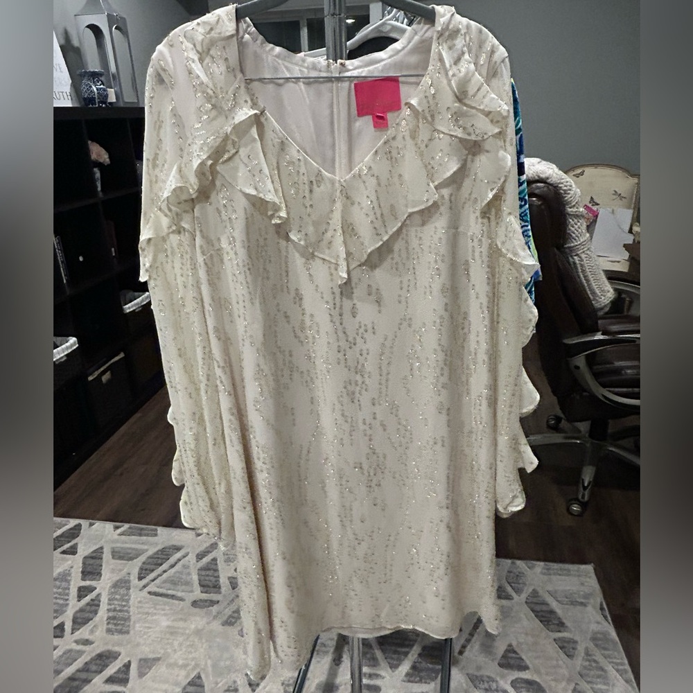Beautiful Lilly Pulitzer caftan.